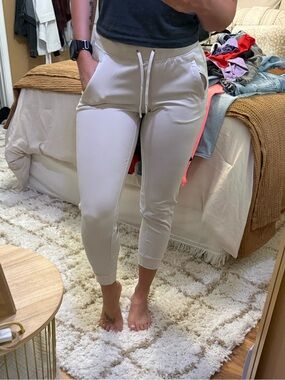 Yogalicious Cream Drawstring Cropped Jogger Pants